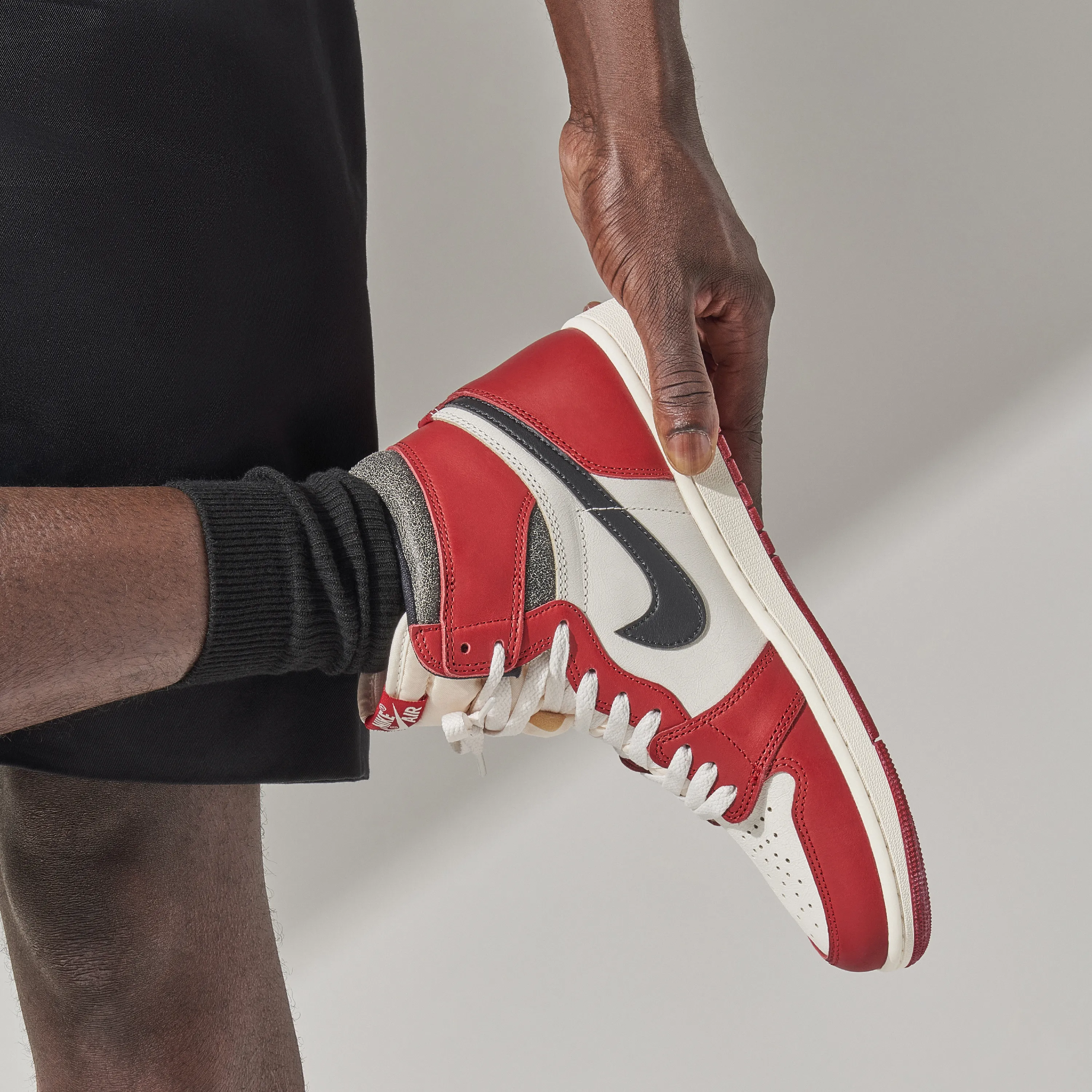 Air Jordan 1 High OG Chicago Lost and Found - image 2