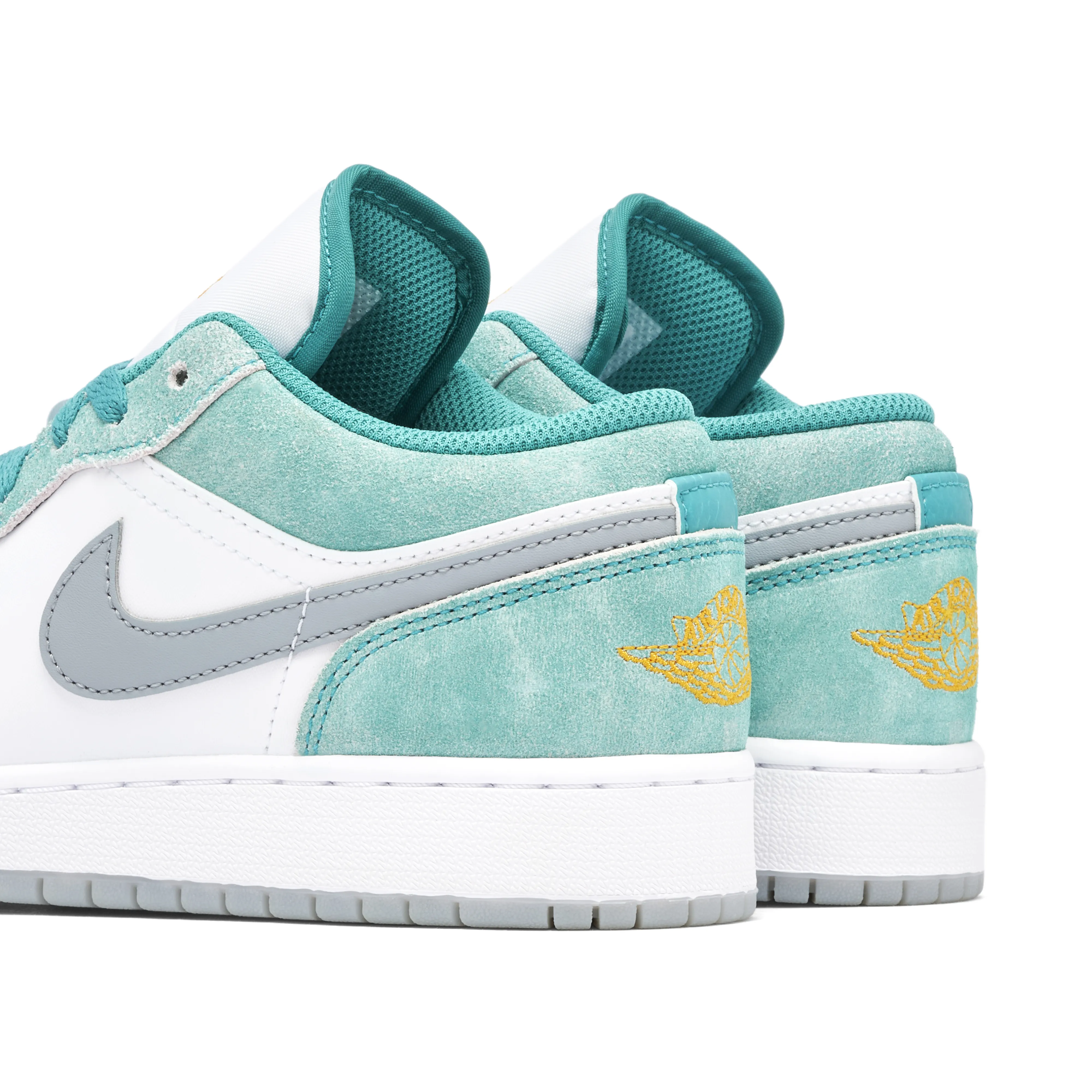 Air Jordan 1 Low New Emerald GS - image 3