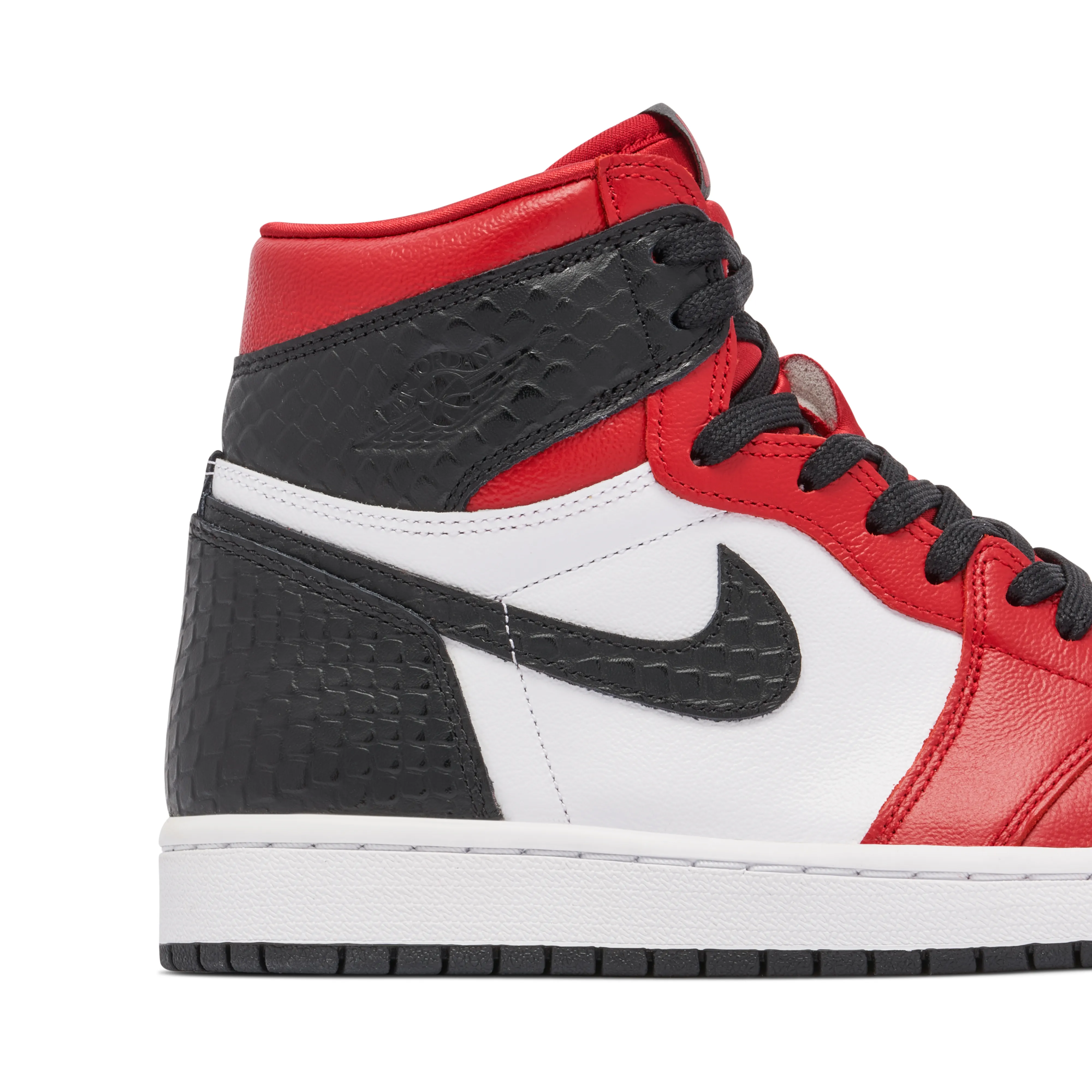 Air Jordan 1 Retro High Satin Snake Chicago Womens - image 4