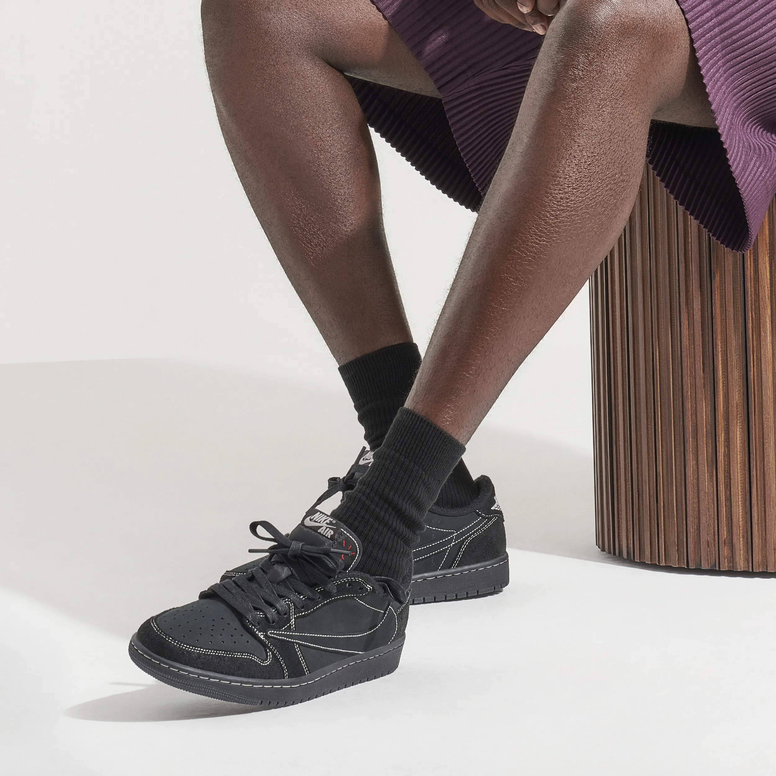 Air Jordan 1 Retro Low OG SP x Travis Scott Black Phantom - image 3