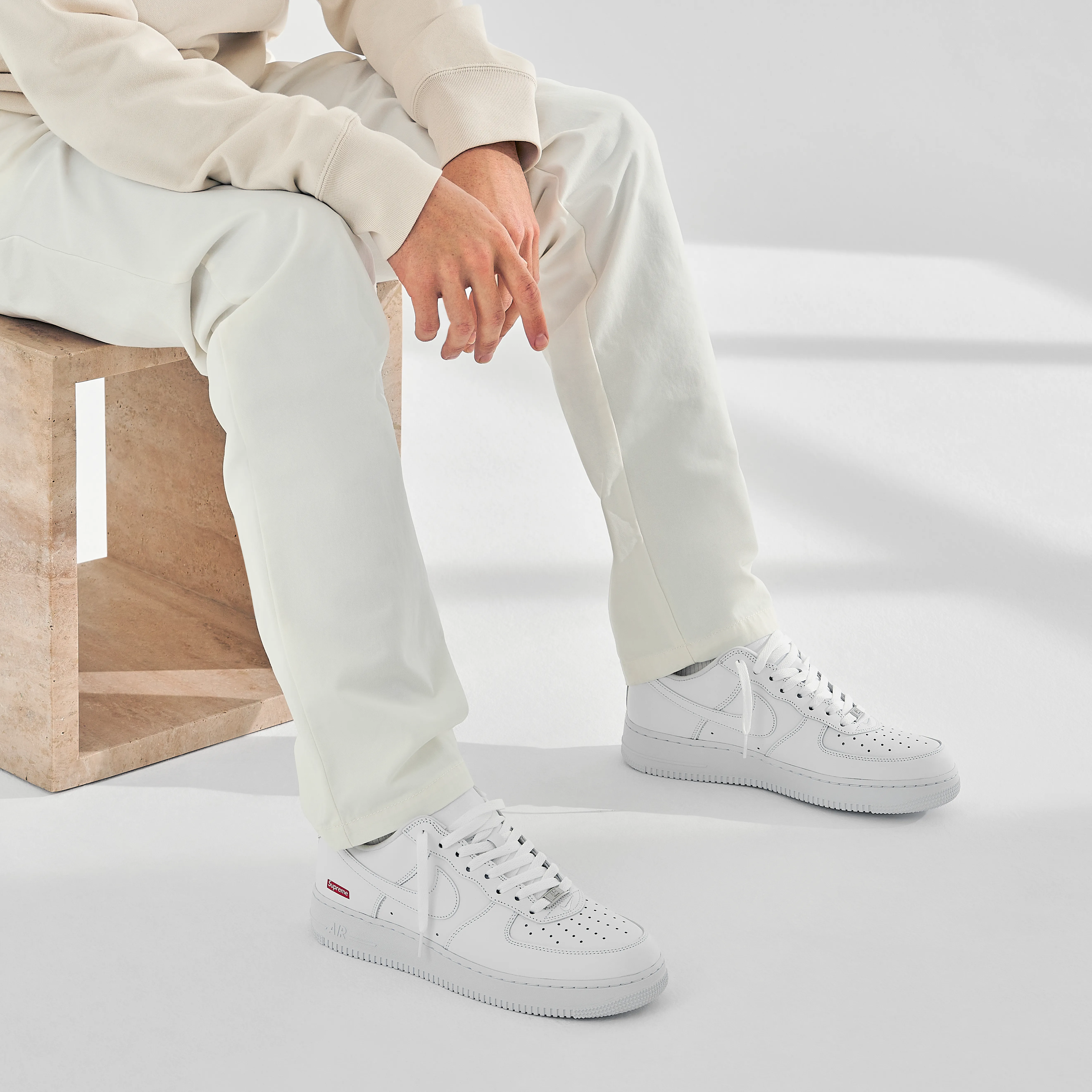Nike Air Force 1 Low Supreme White - image 2