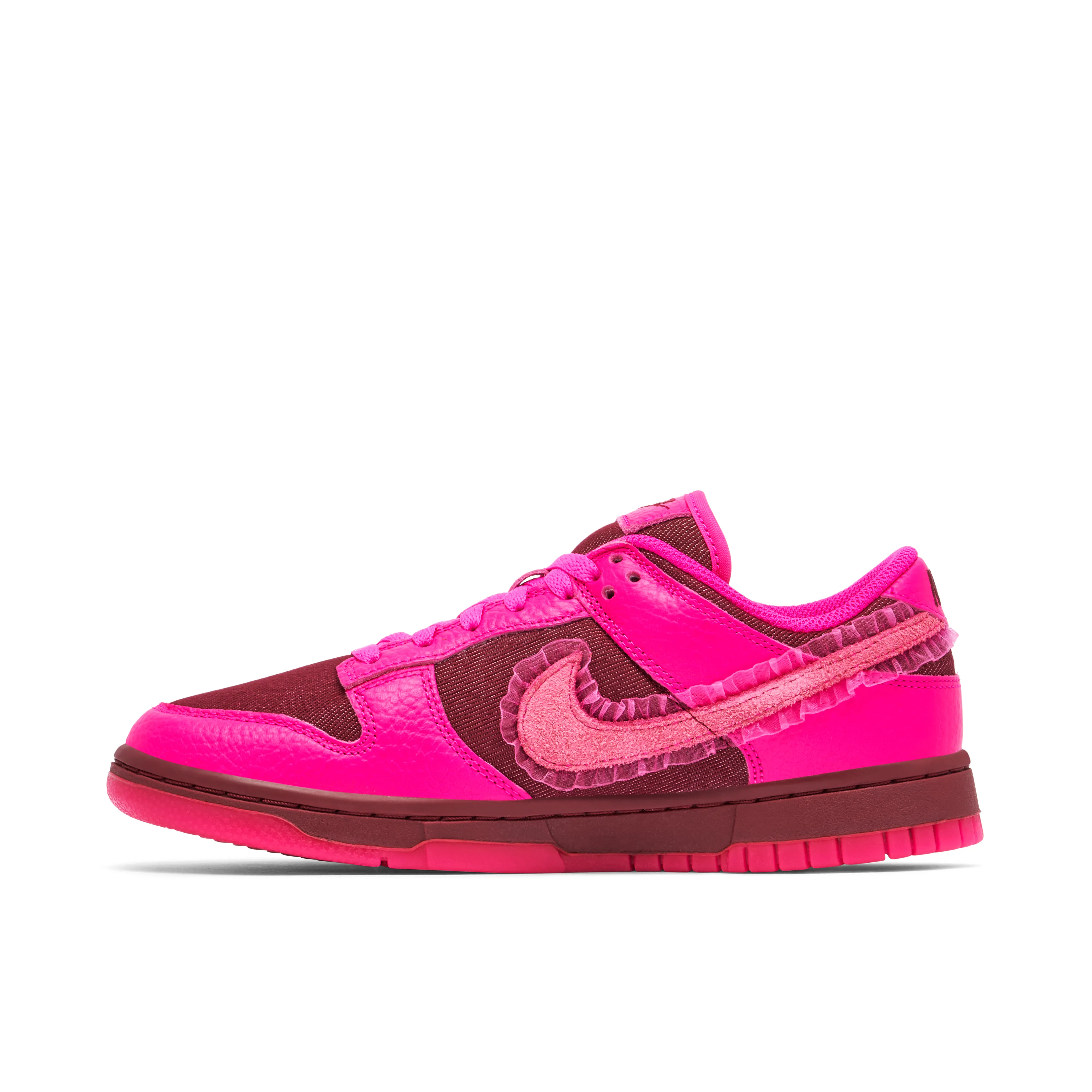 Nike Dunk Low Valentines Day Womens - image 2