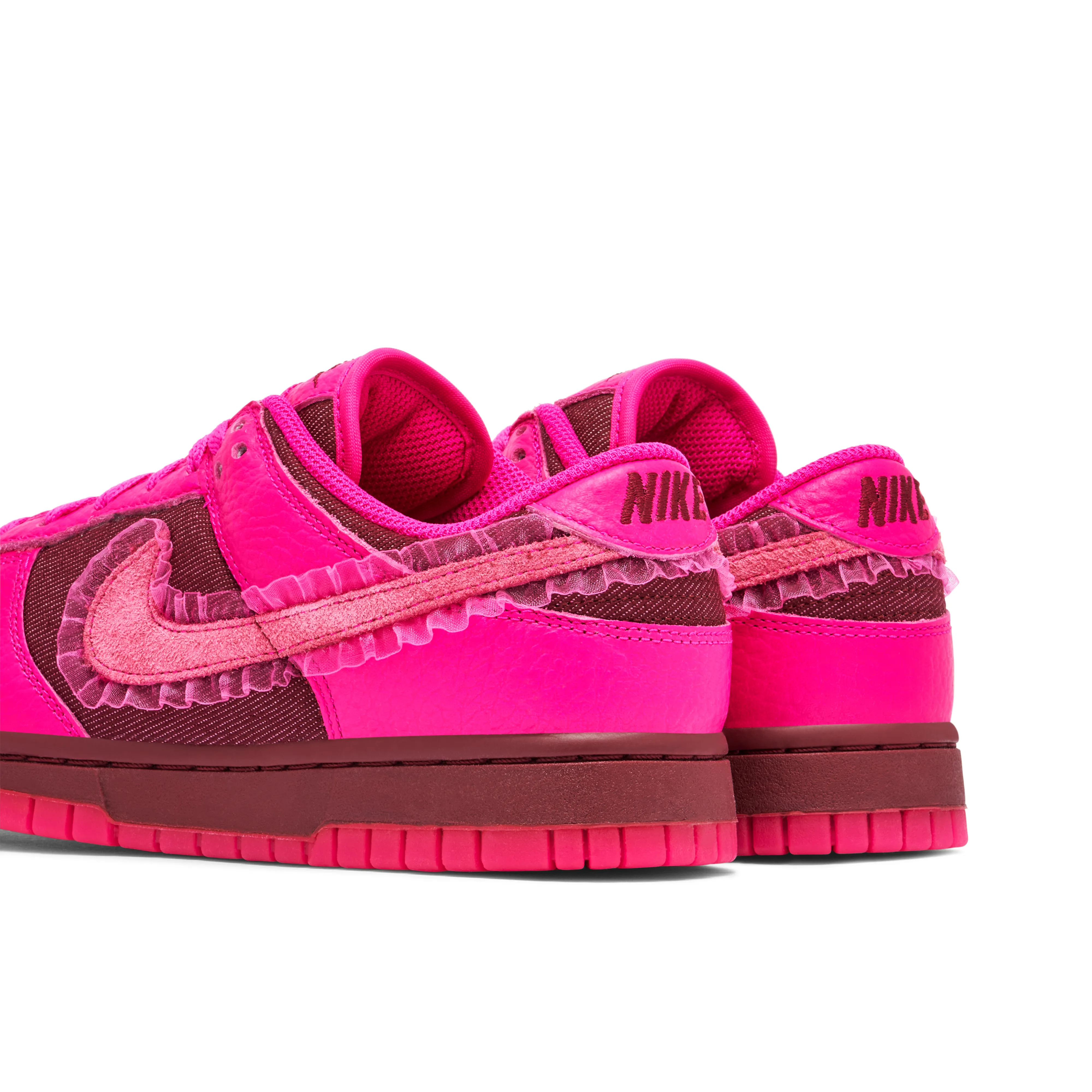 Nike Dunk Low Valentines Day Womens - image 3
