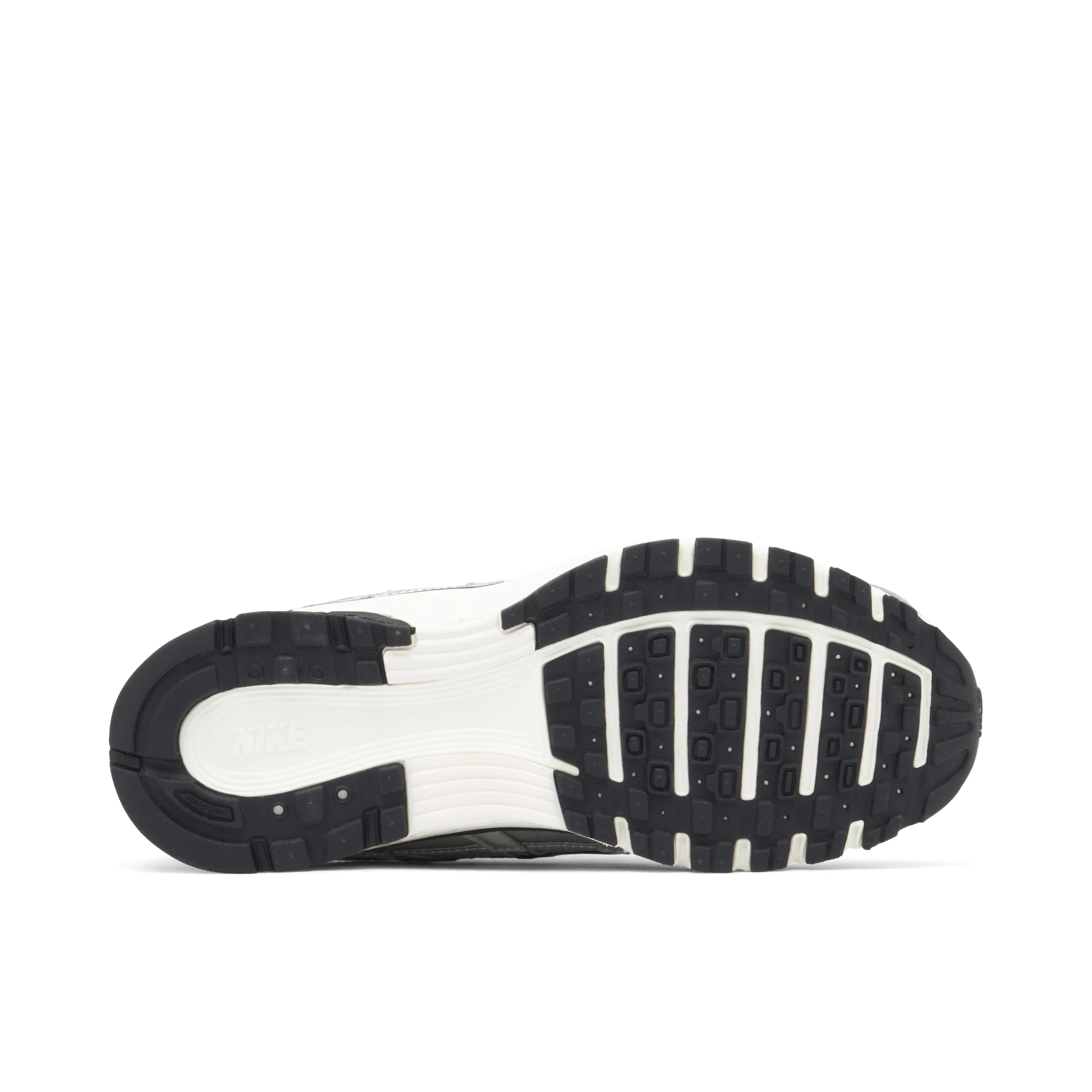 Nike P-6000 Metallic Silver - image 3