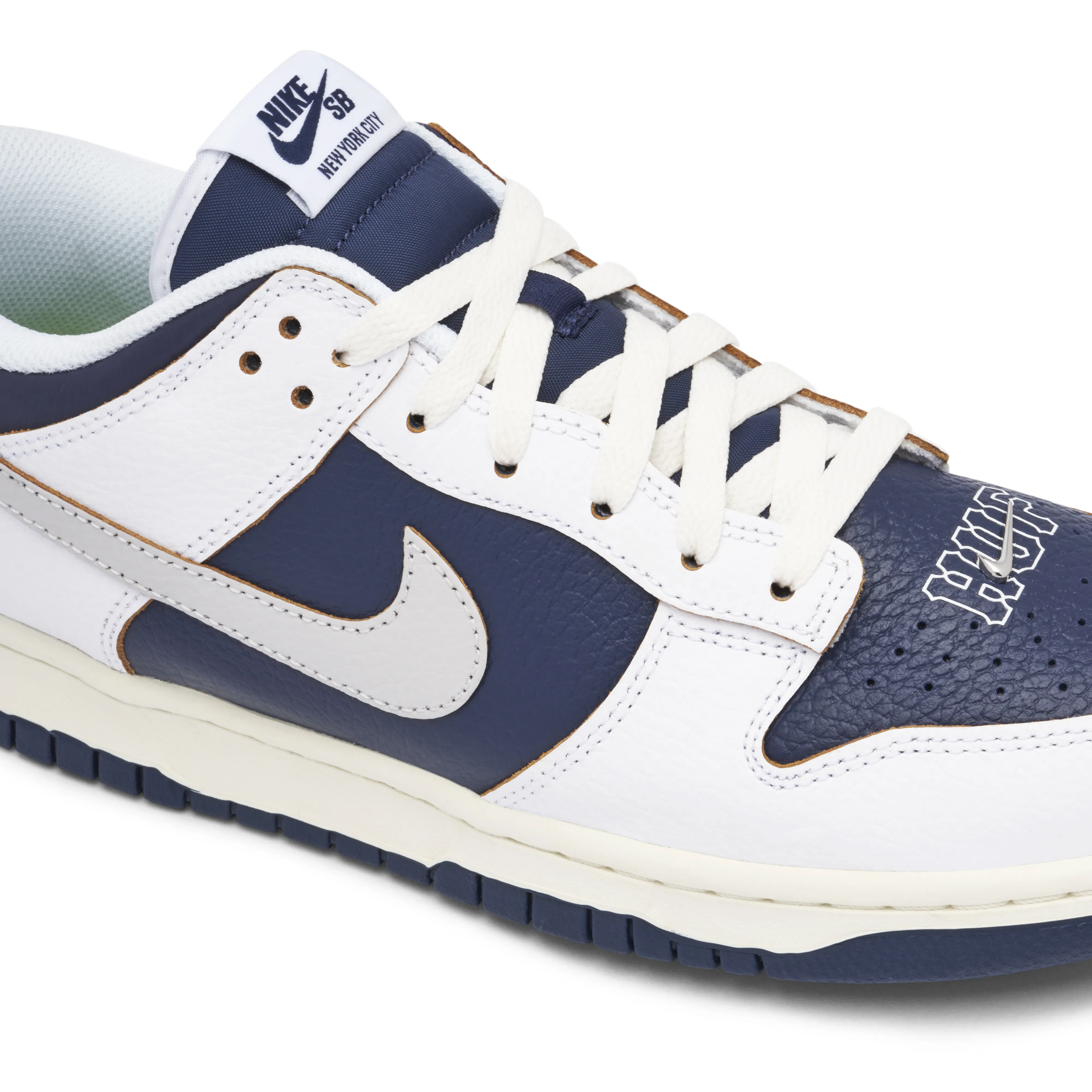 Nike SB Dunk Low x HUF New York City - image 4