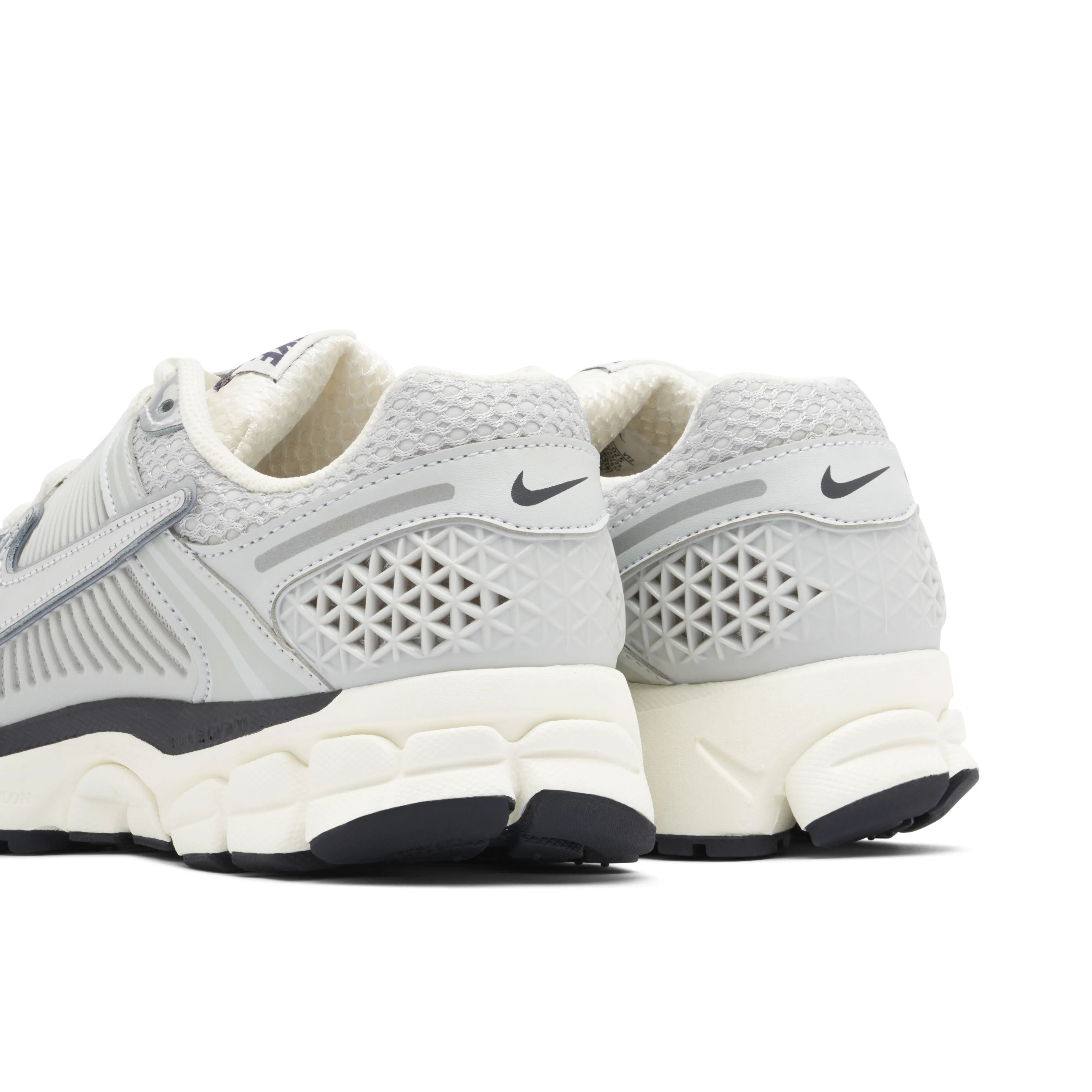 Nike Zoom Vomero 5 Photon Dust Chrome - image 4
