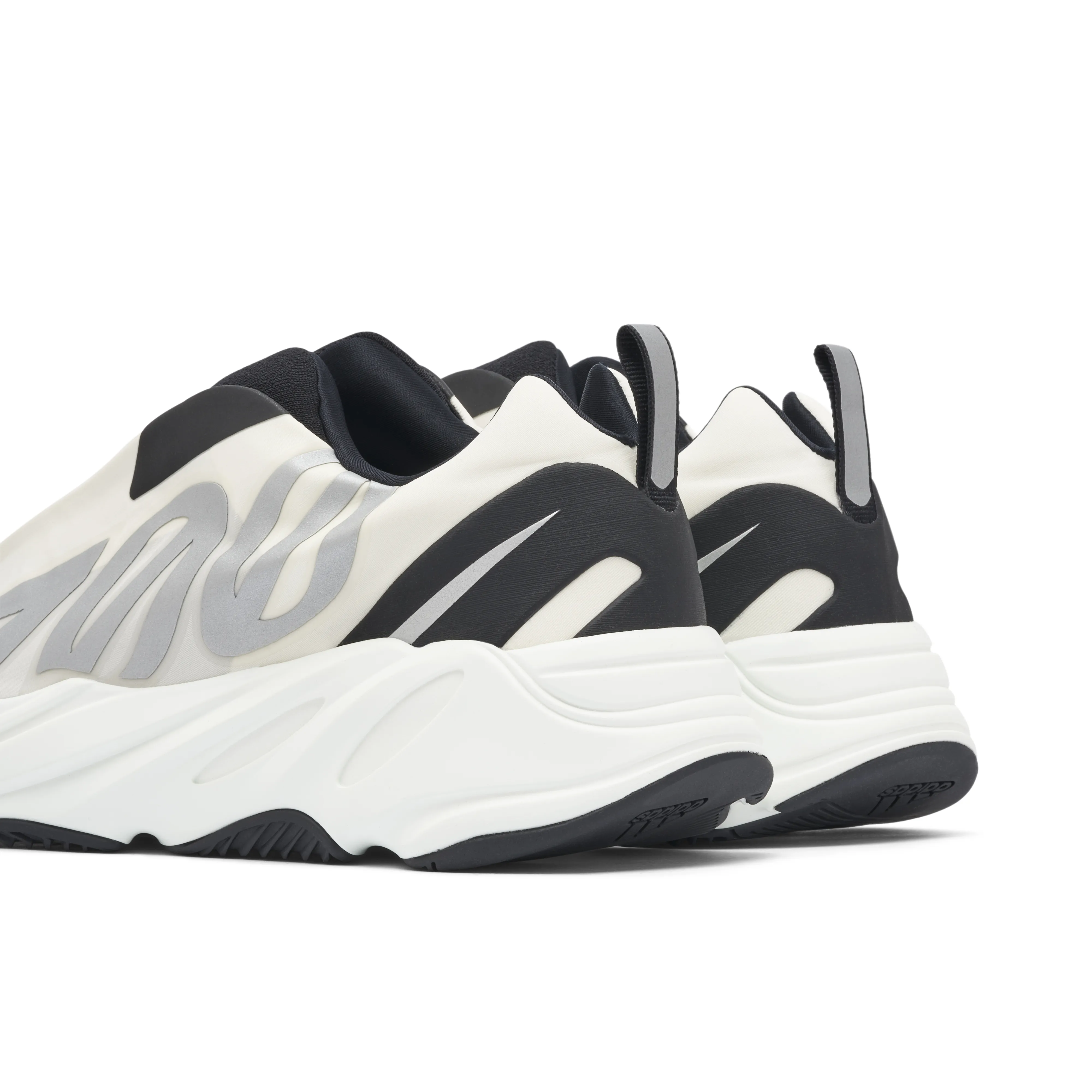 Yeezy Boost 700 MNVN Laceless Analog - image 3
