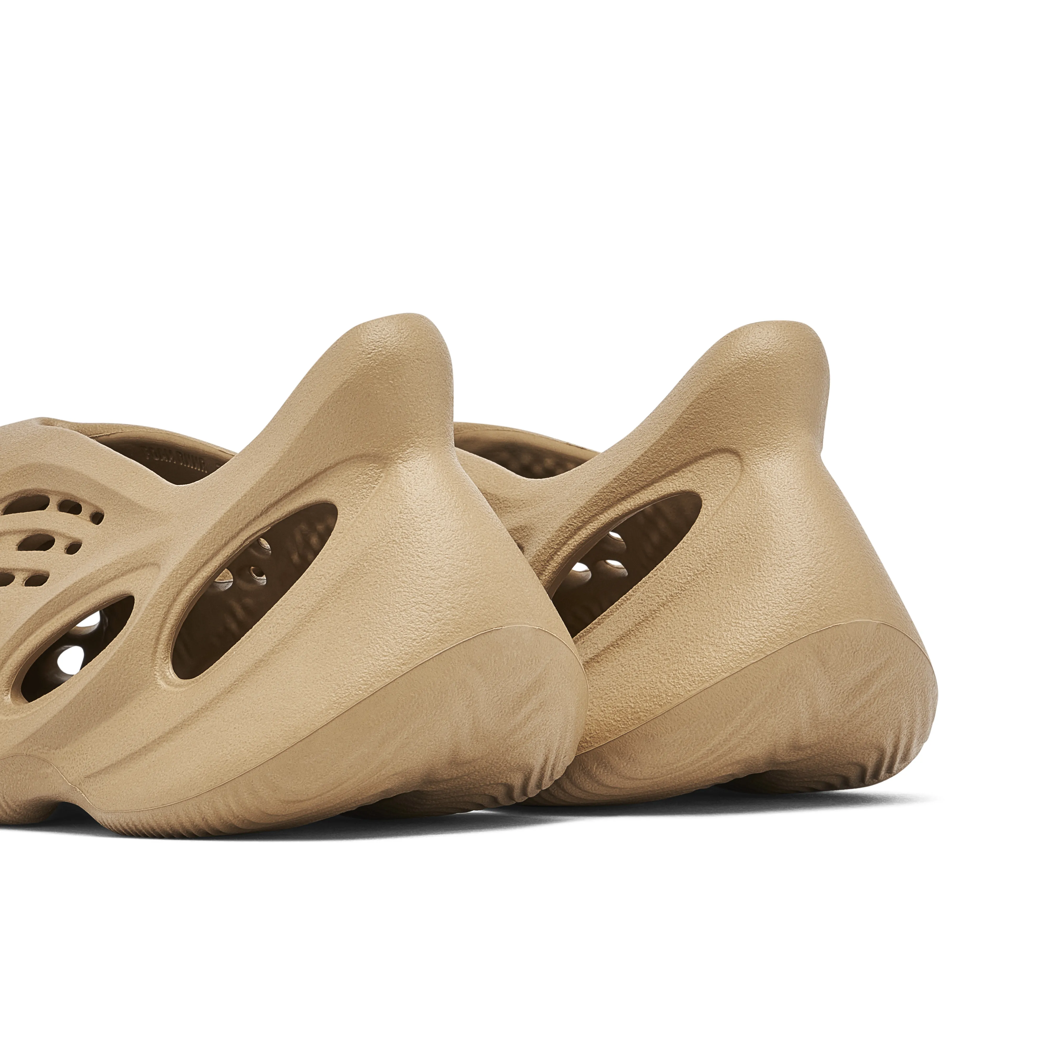 Yeezy Foam Runner Clay Taupe - image 3