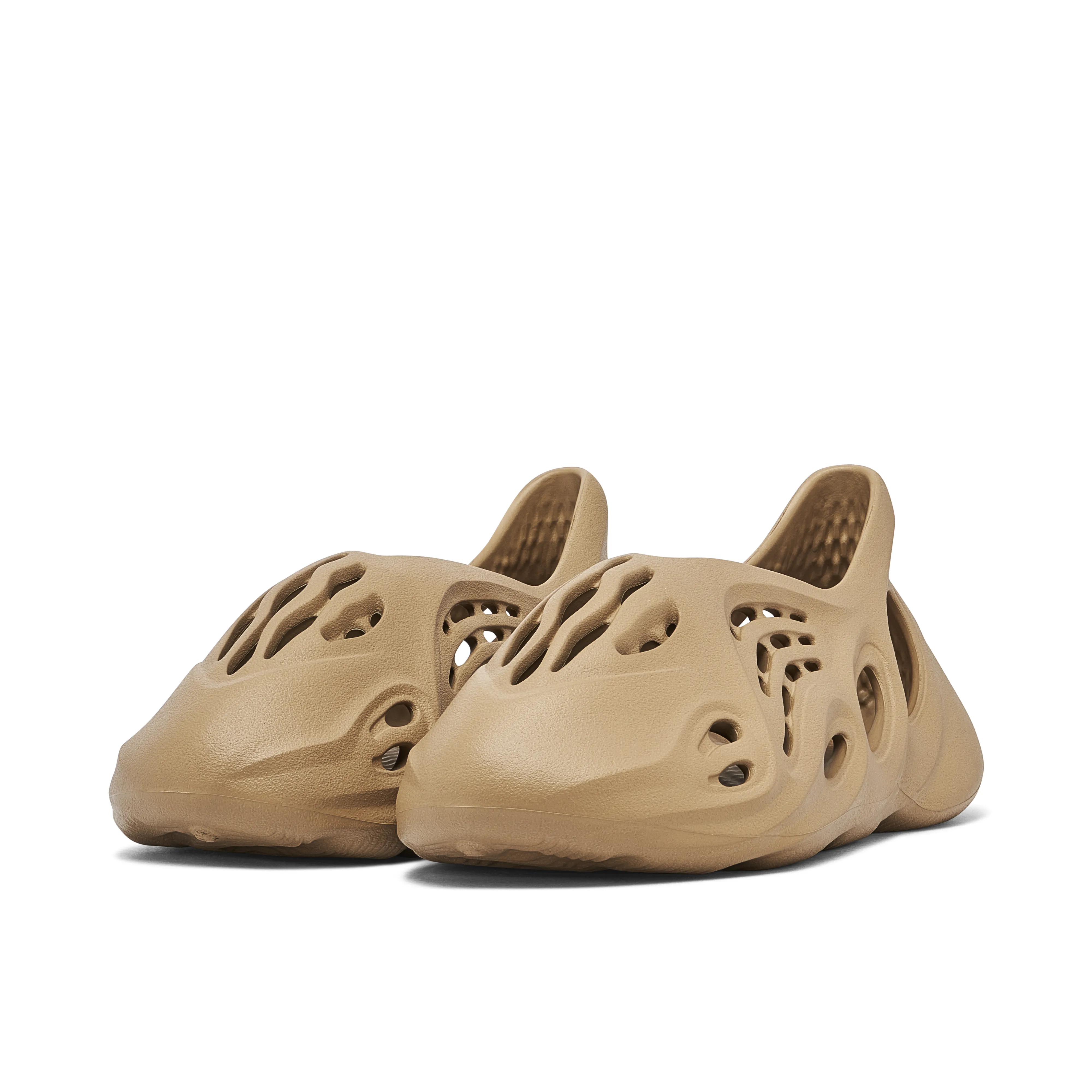 Yeezy Foam Runner Clay Taupe - image 6