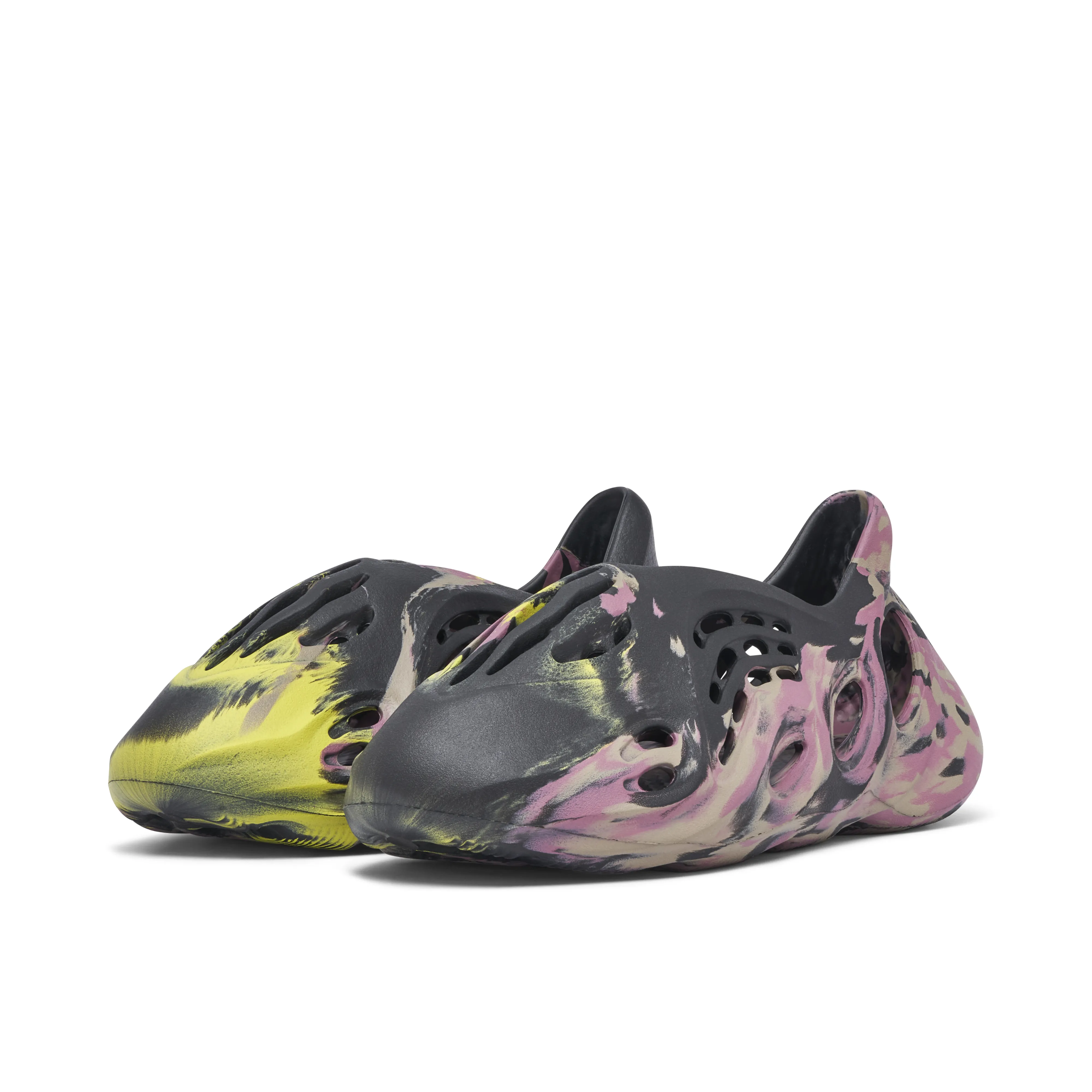 Yeezy Foam Runner MX Carbon - image 6