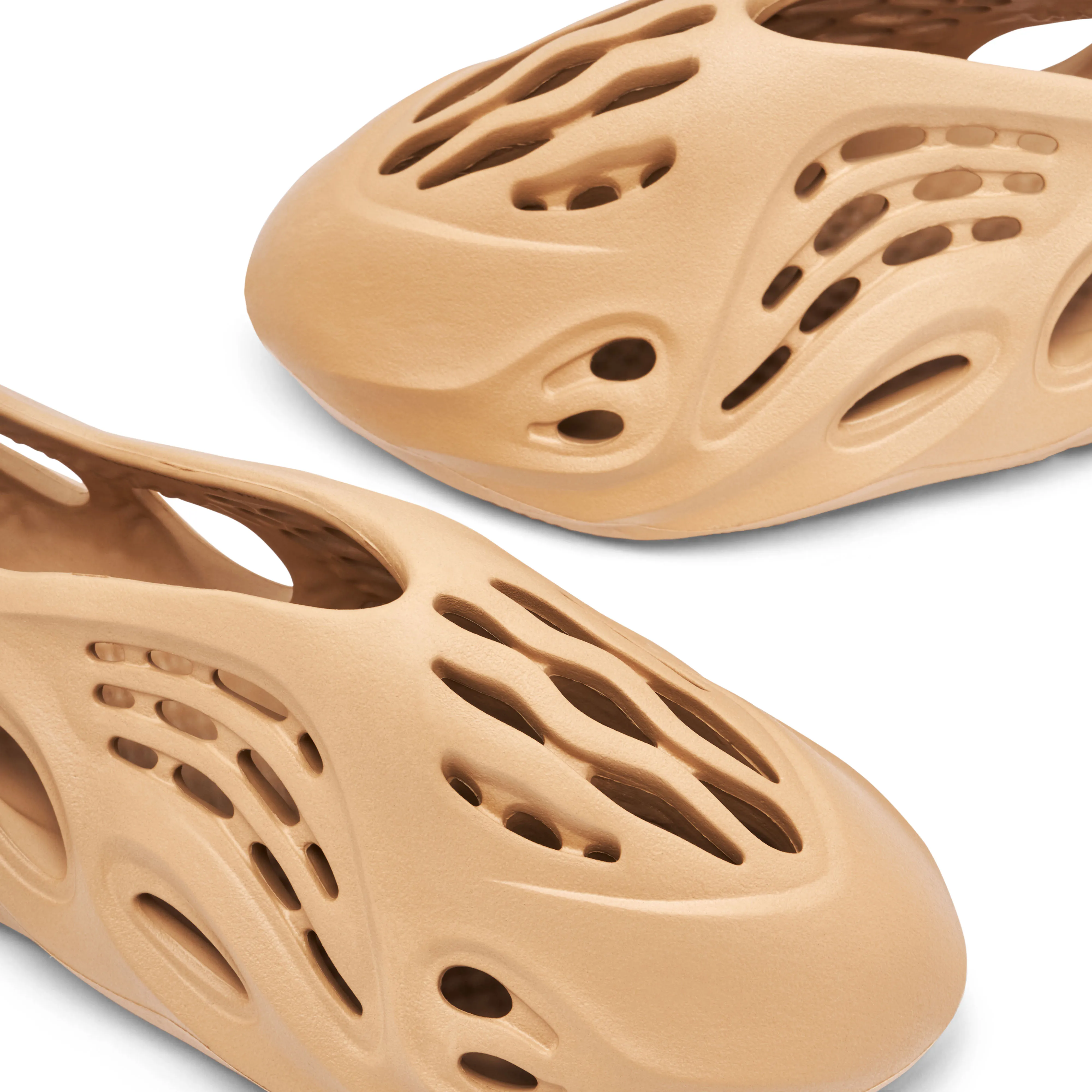 Yeezy Foam Runner Ochre - image 4