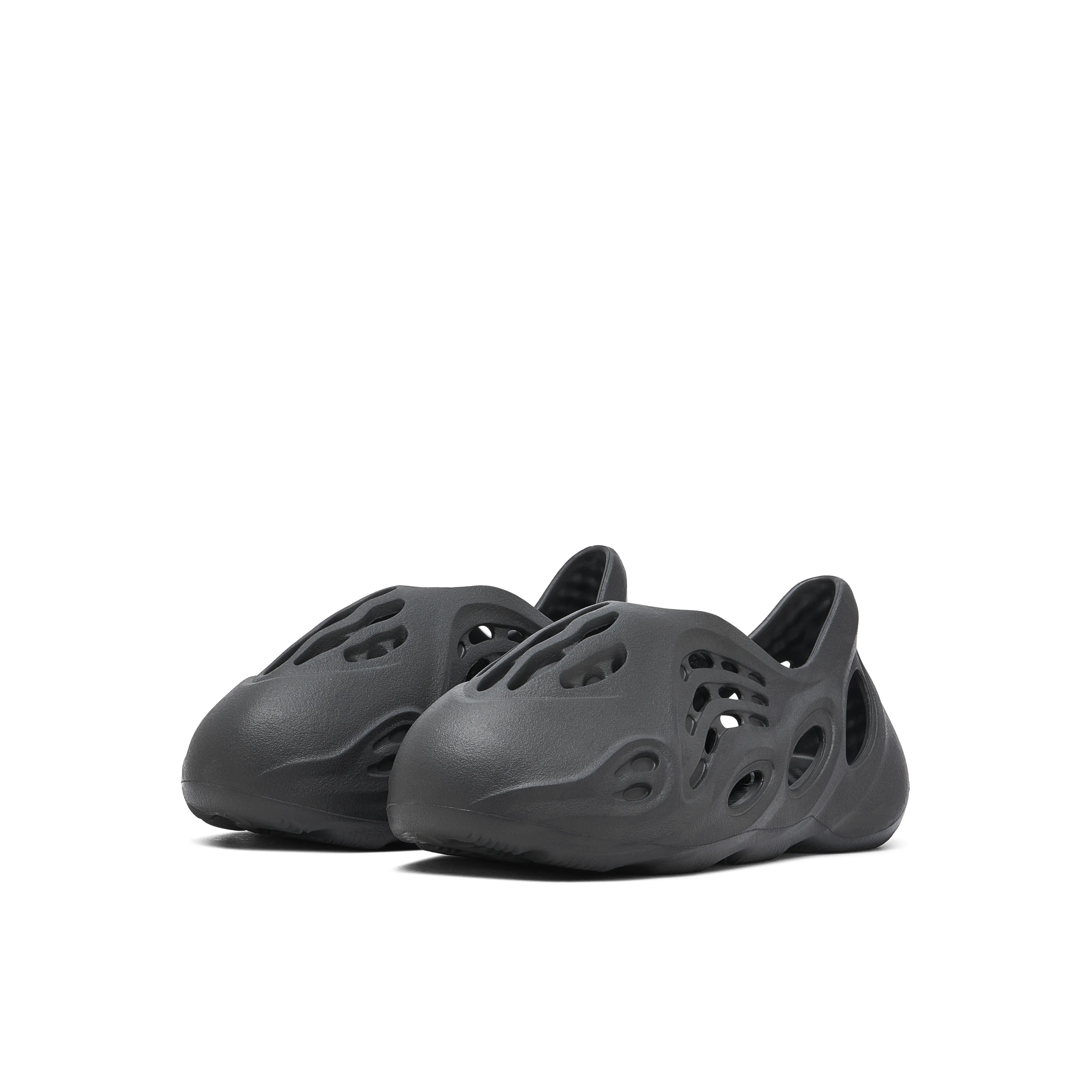 Yeezy Foam Runner Onyx Kids - image 6