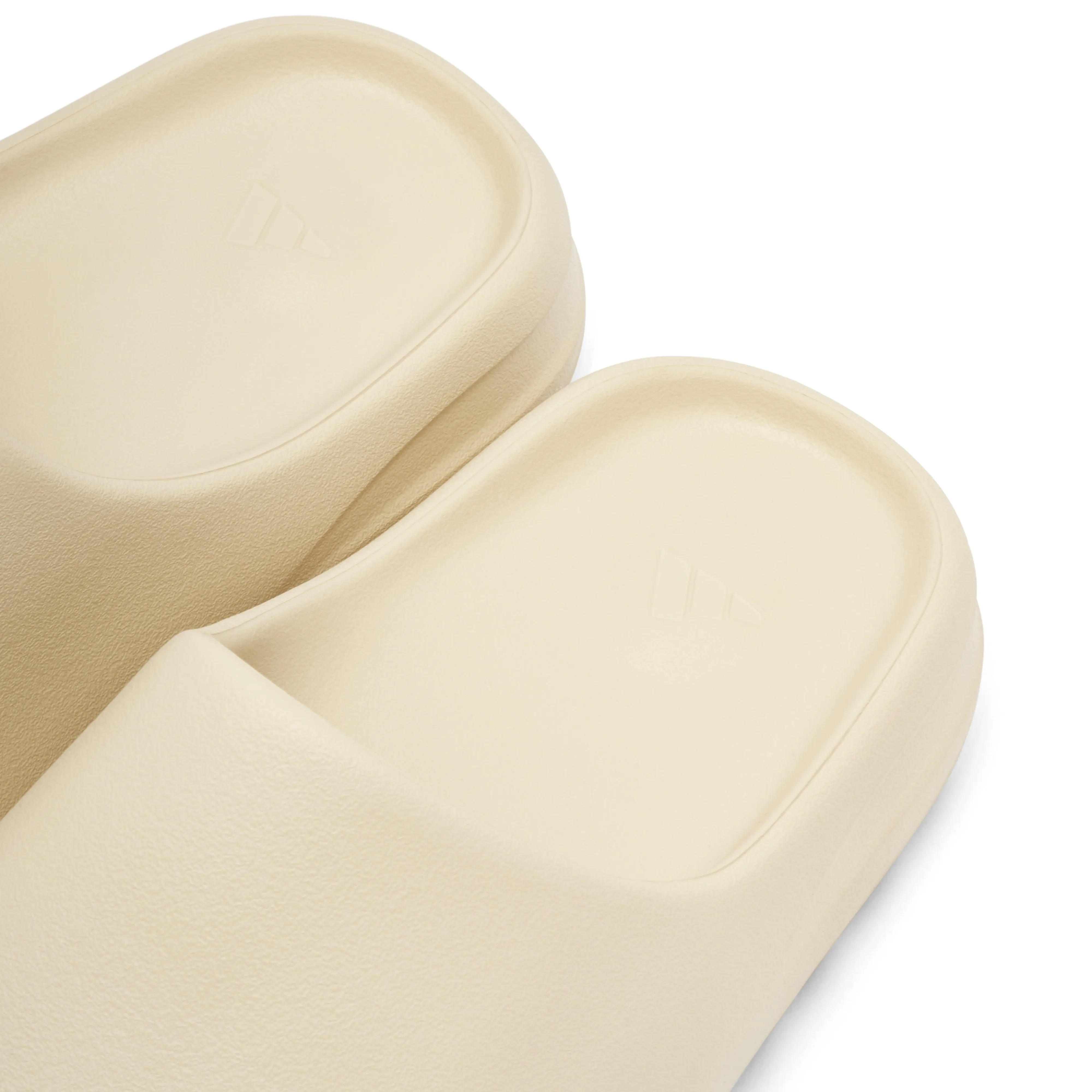 Yeezy Slide Bone (2022 Restock) - image 3