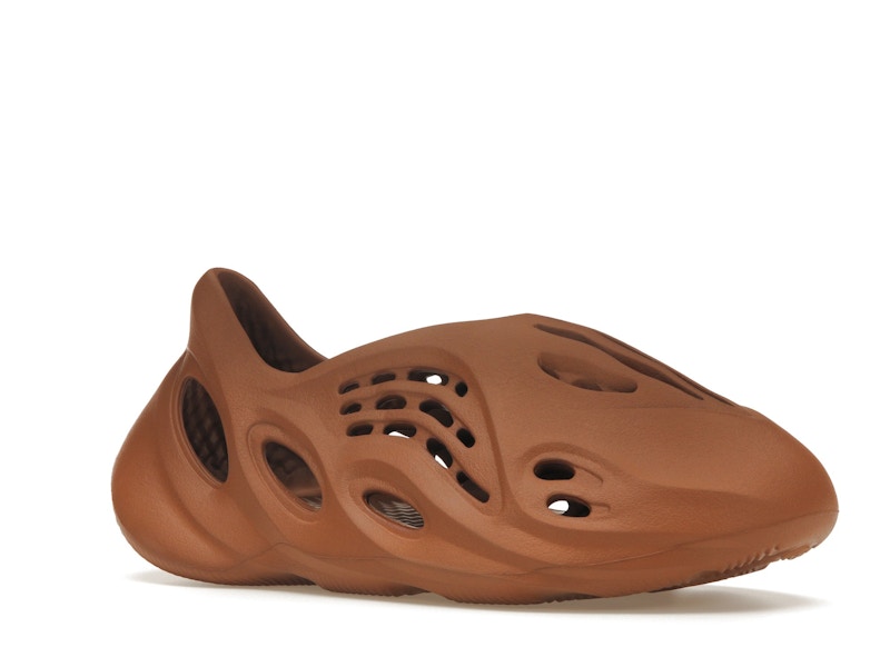 adidas Yeezy Foam RNR Clay Red - image 4