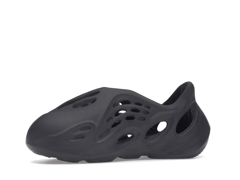 adidas Yeezy Foam RNR Onyx (Kids) - image 17