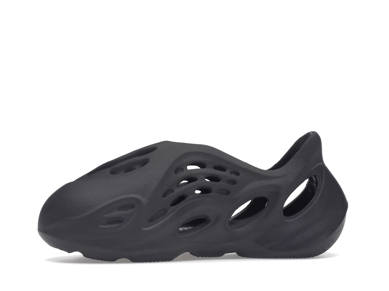 adidas Yeezy Foam RNR Onyx (Kids) - image 18