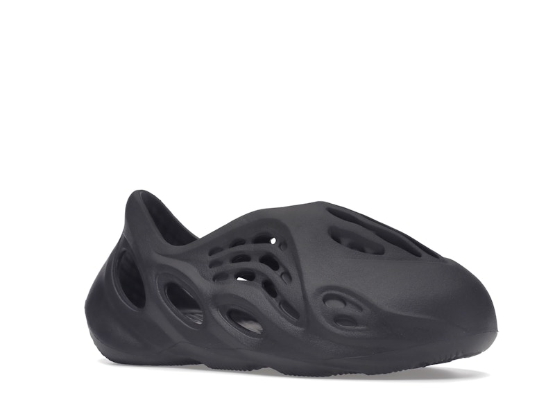 adidas Yeezy Foam RNR Onyx (Kids) - image 4