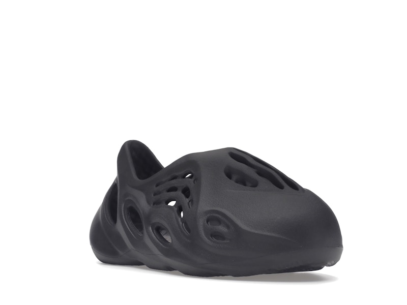 adidas Yeezy Foam RNR Onyx (Kids) - image 6