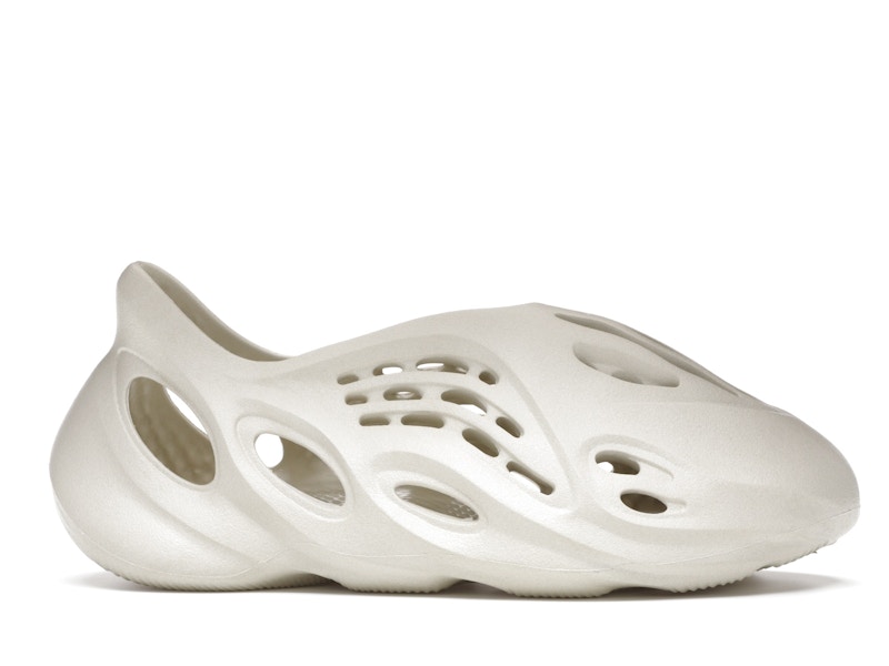 adidas Yeezy Foam RNNR Sand - image 2