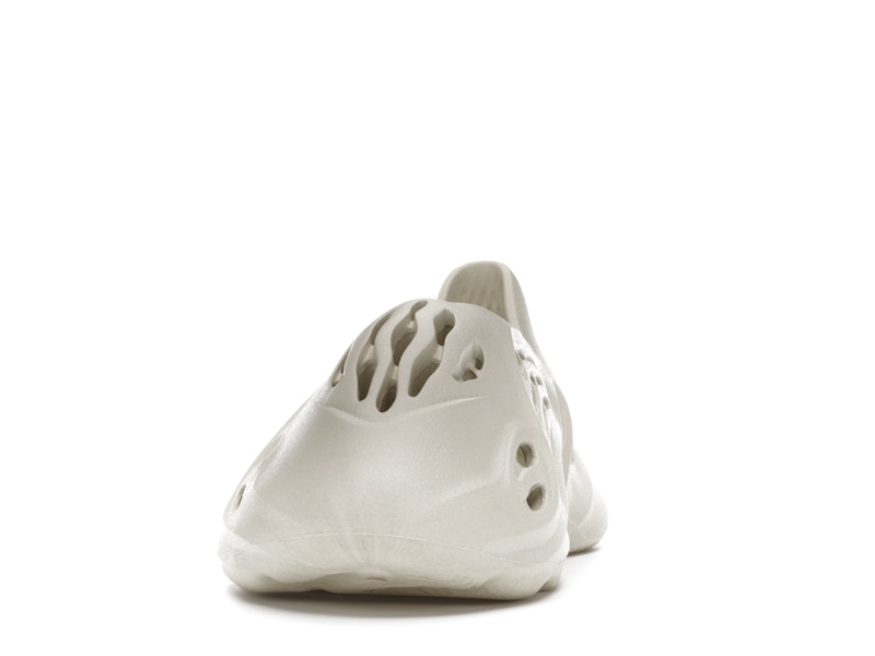 adidas Yeezy Foam RNNR Sand - image 11