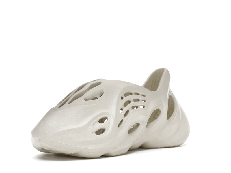 adidas Yeezy Foam RNNR Sand - image 14