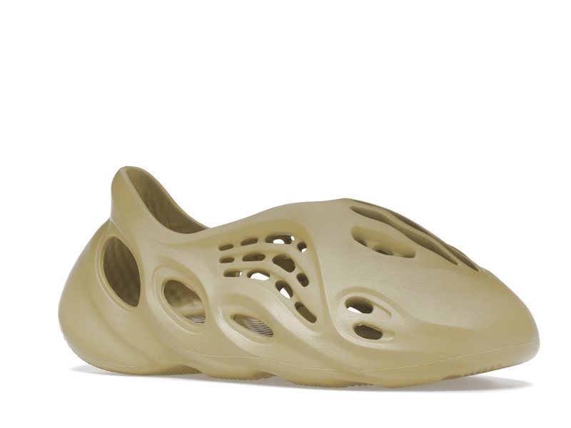 adidas Yeezy Foam RNNR Sulfur - image 4