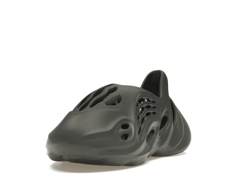 adidas Yeezy Foam RNR Carbon - image 13