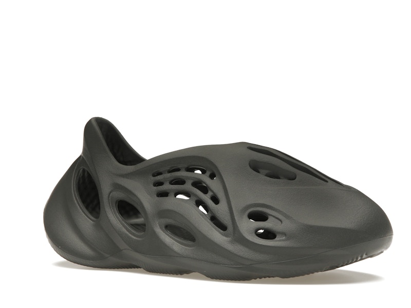 adidas Yeezy Foam RNR Carbon - image 4