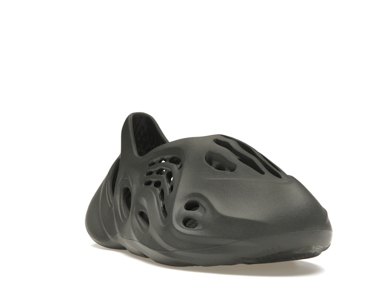 adidas Yeezy Foam RNR Carbon - image 7