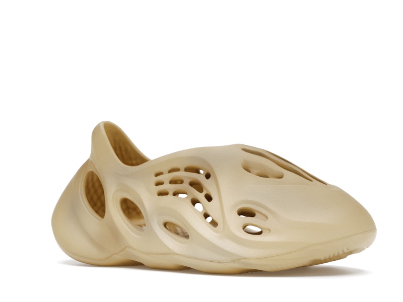 adidas Yeezy Foam RNR Desert Sand - image 4