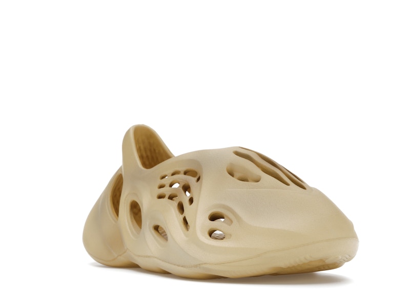 adidas Yeezy Foam RNR Desert Sand - image 6