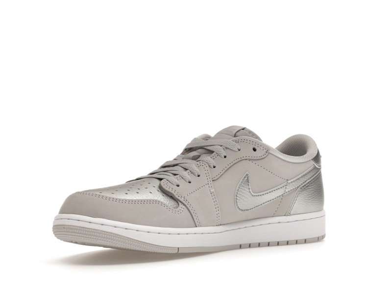 Jordan 1 Low OG Metallic Silver - image 15