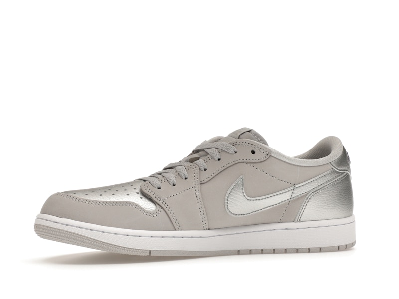 Jordan 1 Low OG Metallic Silver - image 17