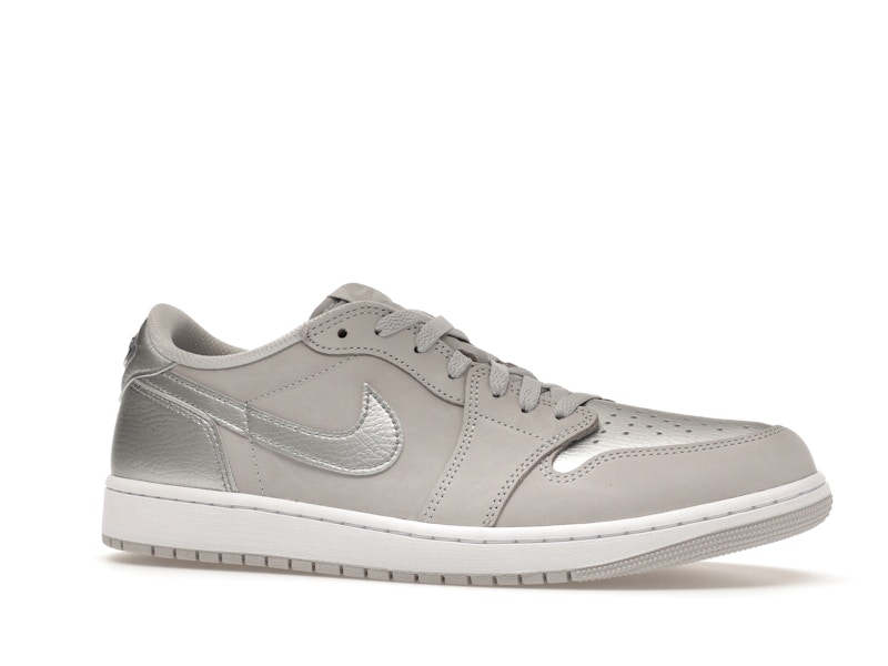 Jordan 1 Low OG Metallic Silver - image 3