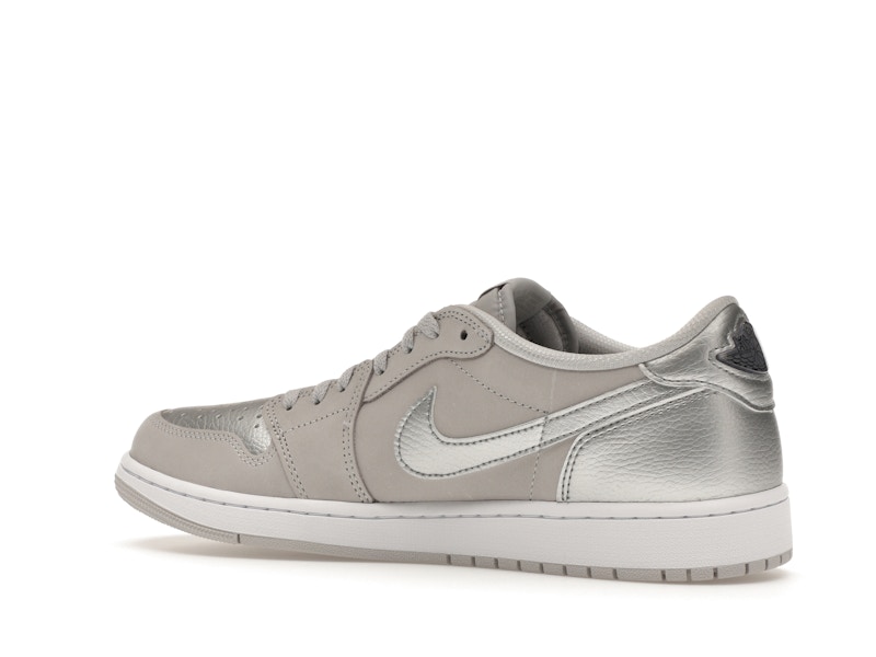 Jordan 1 Low OG Metallic Silver - image 22