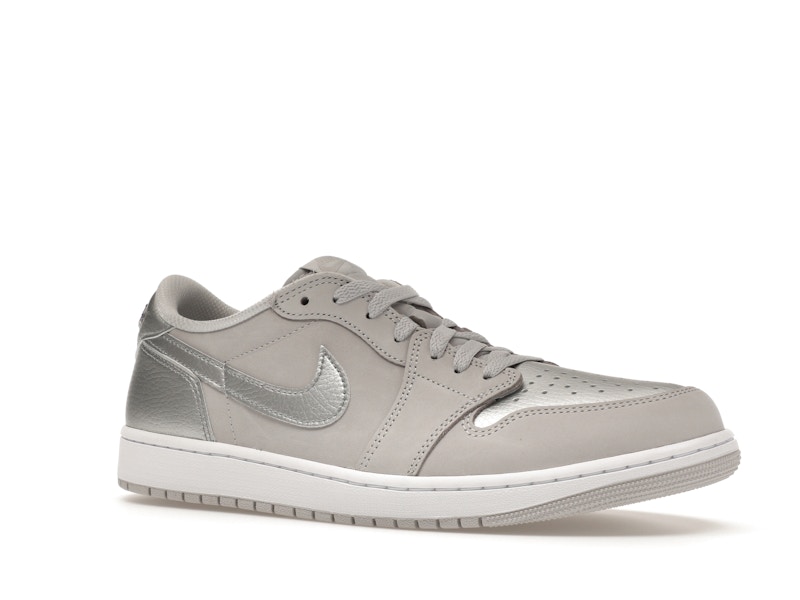 Jordan 1 Low OG Metallic Silver - image 4