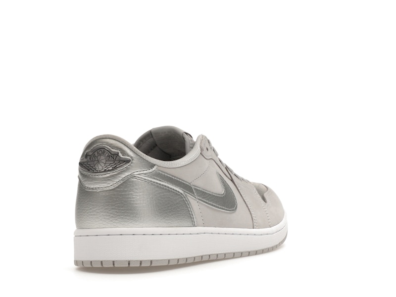 Jordan 1 Low OG Metallic Silver - image 31
