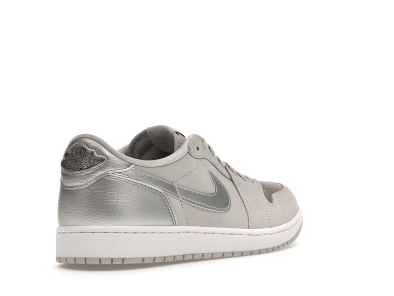 Jordan 1 Low OG Metallic Silver - image 32