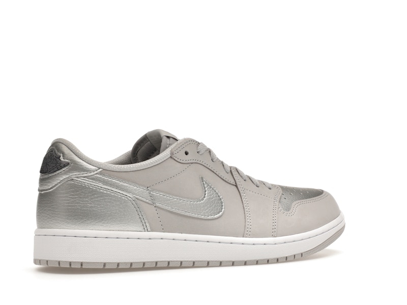 Jordan 1 Low OG Metallic Silver - image 34