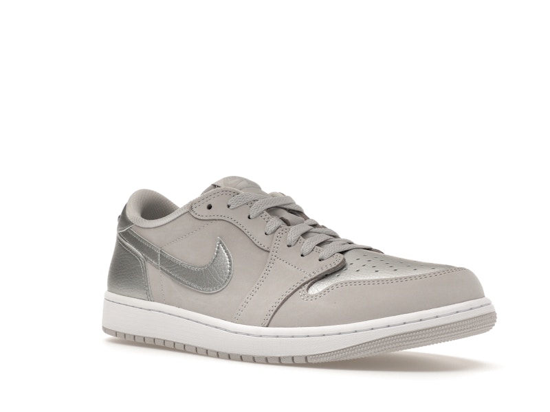 Jordan 1 Low OG Metallic Silver - image 5