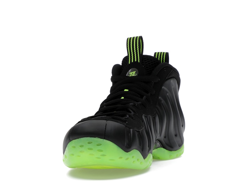 Nike Air Foamposite One Black Volt - image 12