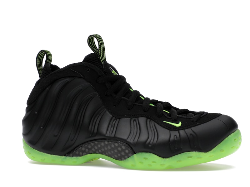 Nike Air Foamposite One Black Volt - image 3