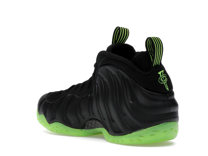 Nike Air Foamposite One Black Volt - image 24