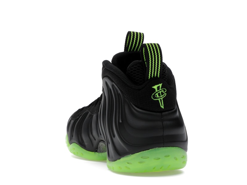 Nike Air Foamposite One Black Volt - image 26