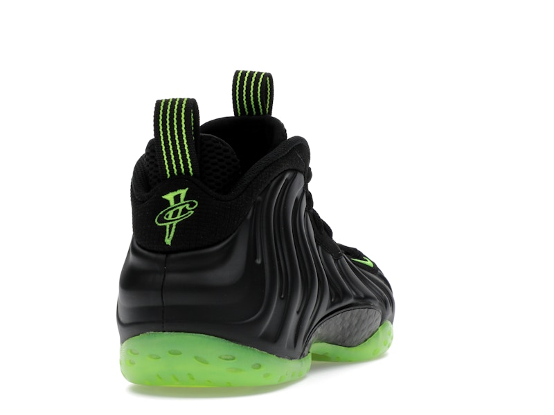 Nike Air Foamposite One Black Volt - image 30