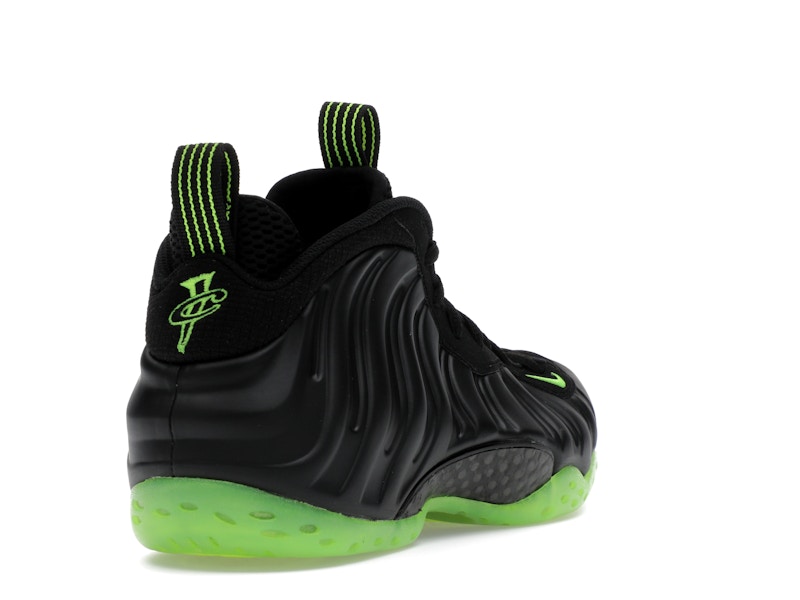 Nike Air Foamposite One Black Volt - image 31