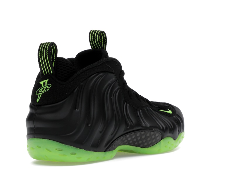 Nike Air Foamposite One Black Volt - image 32