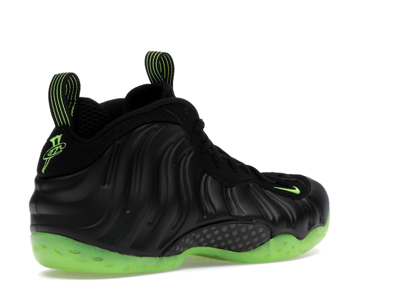 Nike Air Foamposite One Black Volt - image 33