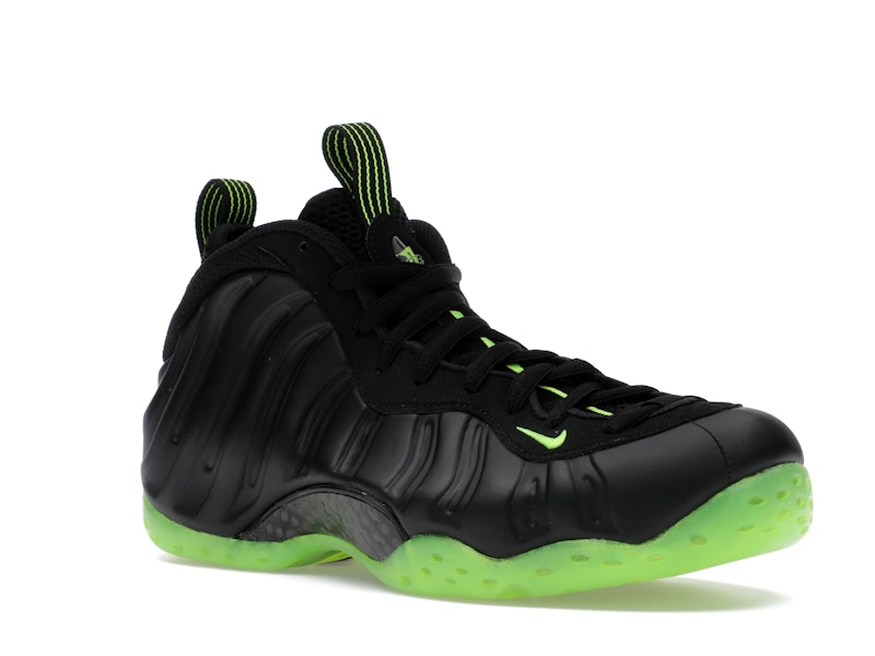 Nike Air Foamposite One Black Volt - image 5