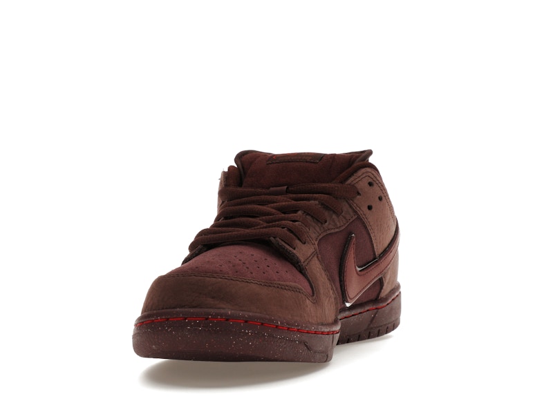 Nike SB Dunk Low City of Love Burgundy Crush - image 12